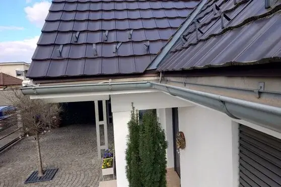 Strecha pred a po realizácii